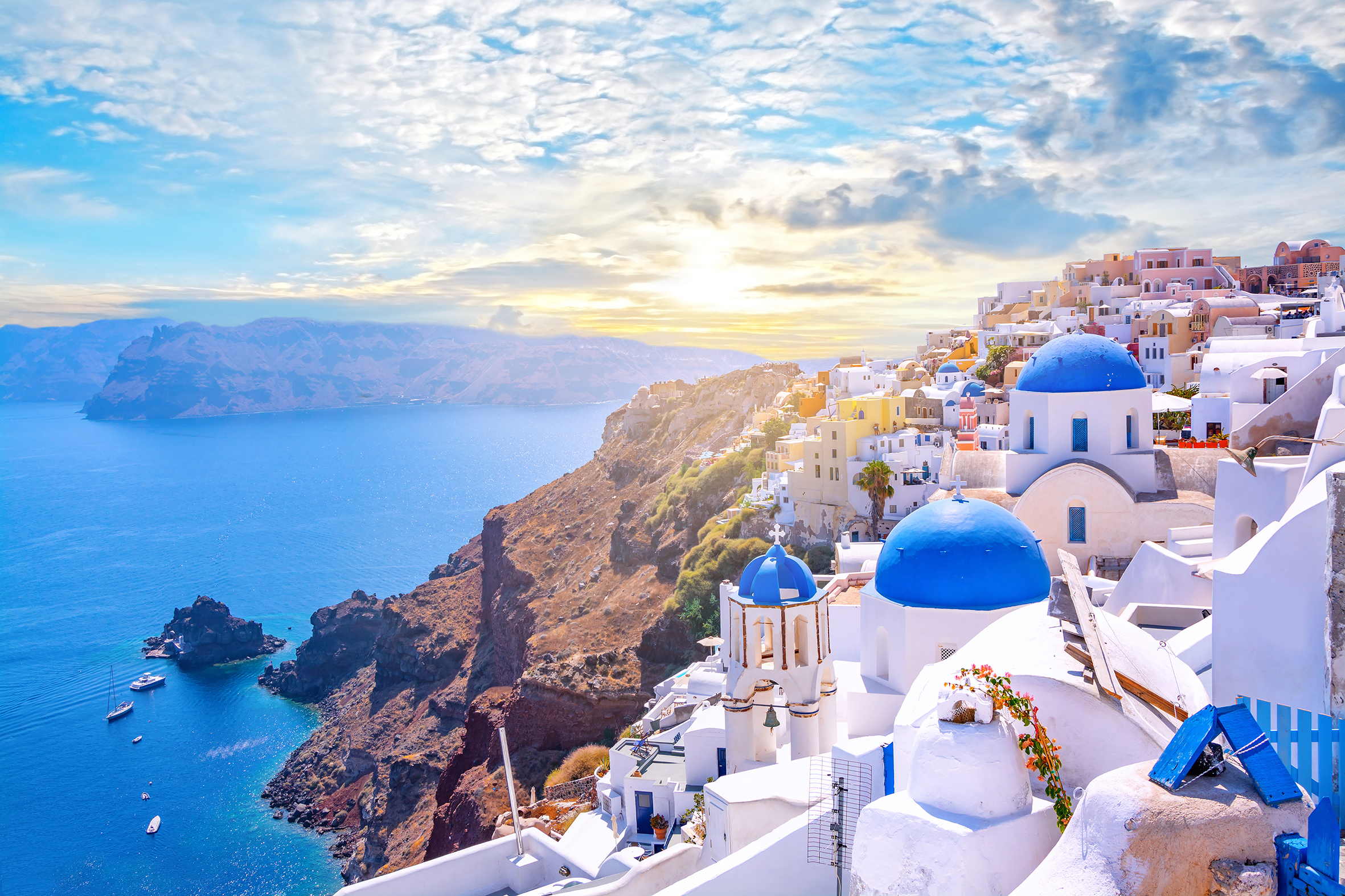 Hike from Fira to Oia on Santorini